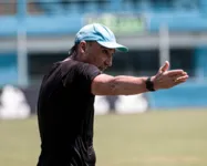 Técnico Roberto Fonseca realiza últimos ajustes antes do confronto entre Paysandu e Santa Cruz, neste domingo (5), pela Série C.