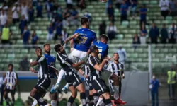 Cruzeiro e Botafogo fizeram o "duelo de campeões", no Independência.