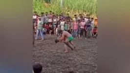 Imagem ilustrativa da notícia Vídeo: jovem mata adversário em luta livre