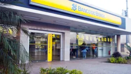 Mais de 1,6 milhão de candidatos farão a prova do concurso do Banco do Brasil neste domingo (26)