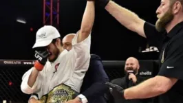 Paraense curte a vitória e o cinturão, mas quer mais no mundo das artes marciais.