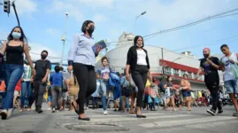 Na semana 41, foram registrados no país médias diárias de 10,2 mil casos confirmados e de 330 óbitos