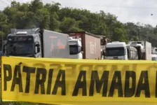 Imagem ilustrativa da notícia Caminhoneiros
bloquearam rodovias federais no Pará
