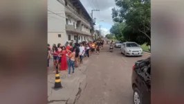 Muitos compararam a grande fila de jovens e adultos (pais ou responsáveis) como um dia de Círio de Nazaré em Marabá