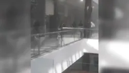 Princípio de incêndio em loja no shopping deixou funcionários e clientes apavorados.