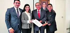 Senador Jader recebeu em seu gabinete, antes da pandemia, o ouvidor geral do Estado, Arthur Houat, Nayara Barbalho e Flávia Marçal, e integrantes do Grupo de Trabalho e Estudo sobre o Autismo.