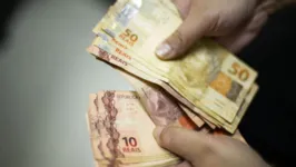 Novo auxílio, que deverá substituir o Bolsa Família, deverá ser de R$ 400.