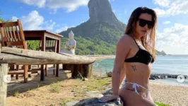 A atriz está de férias em Fernando de Noronha