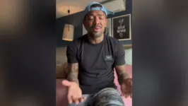 Cantor foi às lágrimas em vídeo postado no Instagram