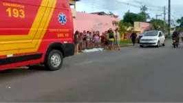 Uma ambulância do Corpo de Bombeiros resgatou outra pessoa, com ferimentos graves