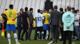 Clássico entre Brasil e Argentina foi interrompido aos 5 minutos do 1º tempo, pelos agentes da Anvisa.