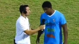 Jogador desabafou após substituição errada feita pelo treinador do seu time.