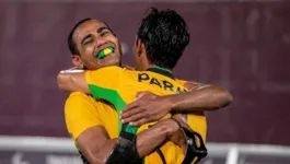 Jogadores do Brasil comemoram gol de Nonato na final do futebol de 5 nas Paralimpíadas 2020.
