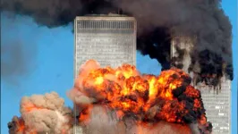 World Trade Center em chamas após ataque em 200
