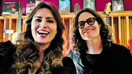 Lia Sophia e Zélia Duncan nos bastidores da gravação de “Não Vou Pedir Licença”