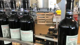 Garrafa de Pêra-Manca chega a custar mais de R$ 4 mil