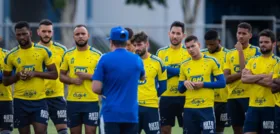 Depois de ficar três dias sem treinar, jogadores do Cruzeiro voltam as atividades neste domingo (17), na Toca da Raposa.