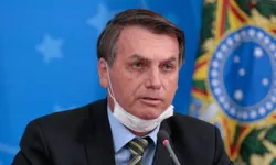 Jair Bolsonaro que relacionou a  vacina contra Covid-19 ao vírus da imunodeficiência humana (HIV) 