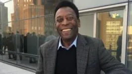 Kely Nascimento, filha de Pelé, publicou uma chamada de vídeo com o Rei e avisou que ele está se recuperando bem da cirurgia
