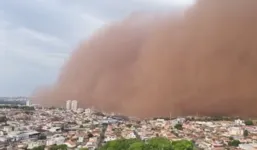 Nuvem de poeira assustou moradores de Franca, no interior de São Paulo