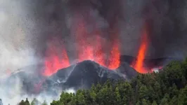 Vulcão já deixa rastros de destruição nas Ilhas Canárias. 