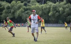  Técnico Wagner Lopes durante último treino do Vitória antes da partida contra o Clube do Remo