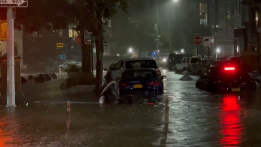 Imagem ilustrativa da notícia: Vídeo: tempestade em Nova York mata ao menos 22