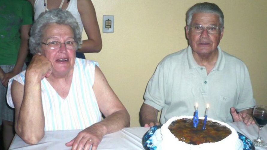 Beatriz ao lado do marido, Delmar: desaparecimento da idosa em outubro de 2012 é um mistério para a família