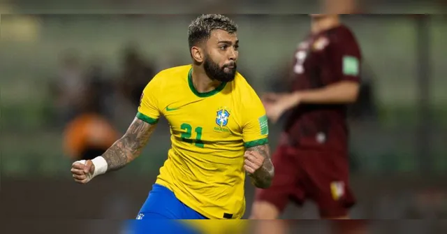 Imagem ilustrativa da notícia Gabigol ironiza crítica de Vampeta ao festejar gol com Tite