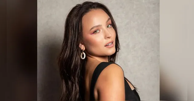Imagem ilustrativa da notícia Larissa Manoela sensualiza com biquíni "gigante" e web reage