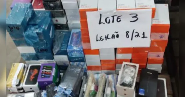 Imagem ilustrativa da notícia Leilão da Receita tem lote de iPhone e carro a R$ 1000