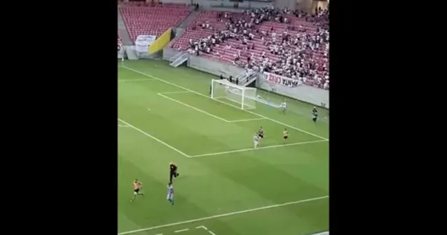 Imagem ilustrativa da notícia "Torcedores" do Santa Cruz atacam jogadores; veja o vídeo!