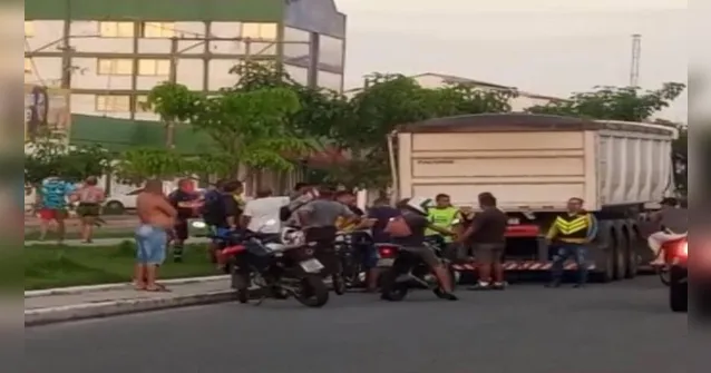 Imagem ilustrativa da notícia Motociclista morre após colidir com caminhão em Belém