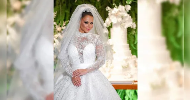Imagem ilustrativa da notícia Viviane Araujo se casa com vestido bordado em cristais