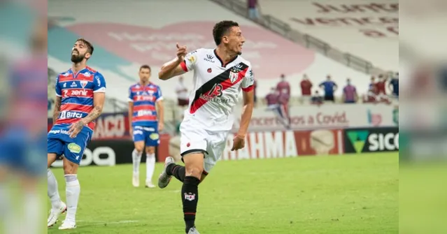 Imagem ilustrativa da notícia Atlético-GO é mais efetivo e vence Fortaleza no Castelão