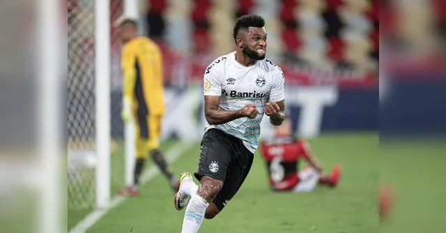Imagem ilustrativa da notícia Grêmio vence e complica o Flamengo na classificação.