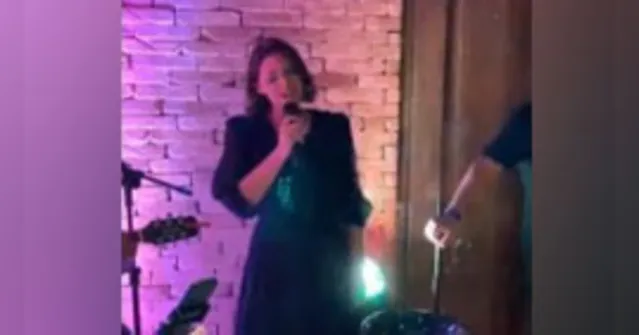 Imagem ilustrativa da notícia Soltou a voz: Michelle Bolsonaro canta sofrência em Brasília