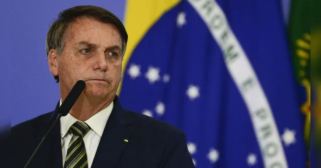 Imagem ilustrativa da notícia "Comi mosca", diz Bolsonaro sobre sermão em Aparecida