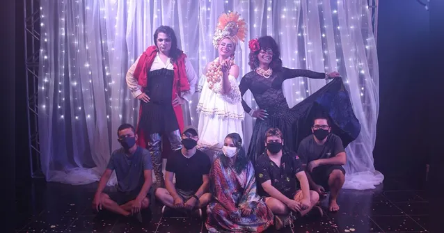 Imagem ilustrativa da notícia Sarau online reúne teatro, música e performance de drags