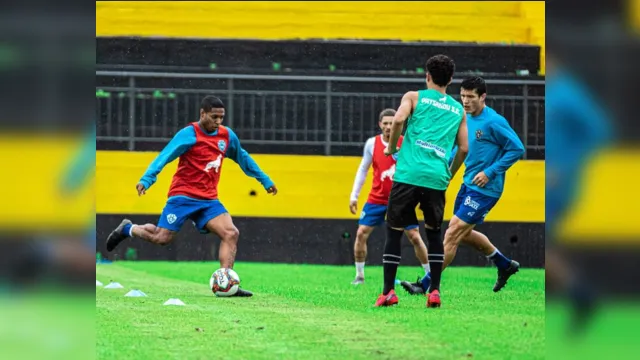 Imagem ilustrativa da notícia Antes de viagem, Paysandu realiza treino em Santa Catarina