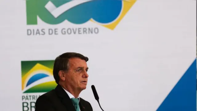 Imagem ilustrativa da notícia Bolsonaro prepara parecer para rebater acusações eleitorais