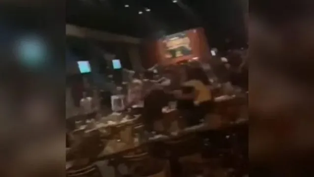 Imagem ilustrativa da notícia Vídeo: torcedores causam pancadaria e arremesso de cadeiras 