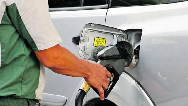 Imagem ilustrativa da notícia Petrobras anuncia novo aumento da gasolina e do diesel