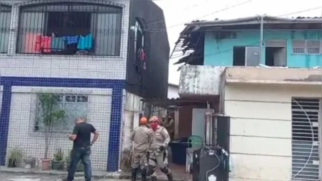 Imagem ilustrativa da notícia Telhado de casa desaba no bairro do Marco, em Belém