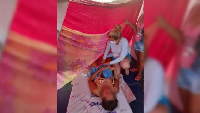 Imagem ilustrativa da notícia Vídeo: médica faz parto durante travessia de balsa no Pará