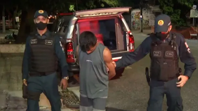 Imagem ilustrativa da notícia Vídeo: Suspeito de tráfico é preso no "Chapéu do Barata"