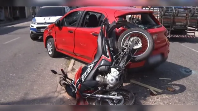 Imagem ilustrativa da notícia Vídeo: motorista envolvido em acidente se apresentou à PM