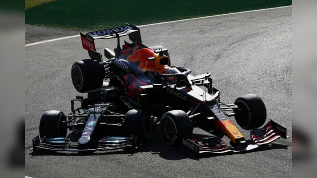 Imagem ilustrativa da notícia Hamilton e Verstappen: dupla vive auge da rivalidade na F1