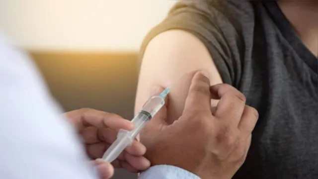 Imagem ilustrativa da notícia Familiares brigam e se isolam de parentes que recusam vacina