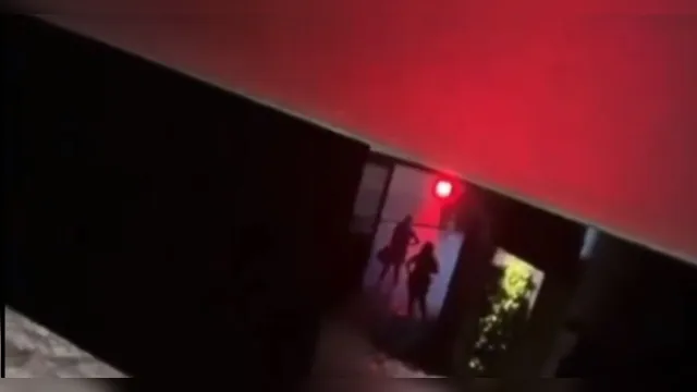 Imagem ilustrativa da notícia Vídeo: homem é baleado dentro de motel em Belém